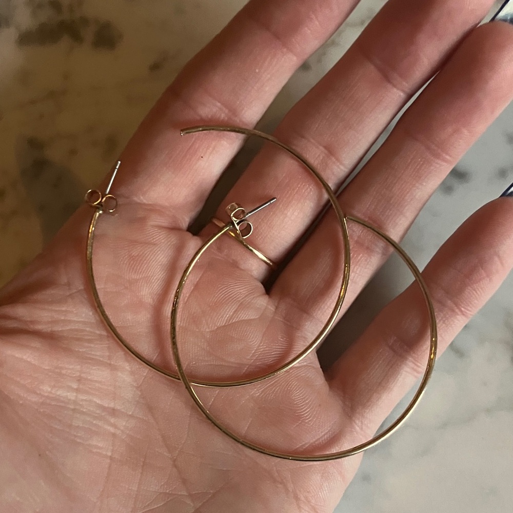 Elegant Gold Hoop Earrings